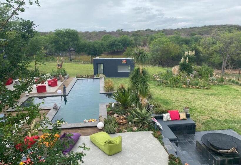 Семейный Номер, Hippomoon Lodge Game Reserve