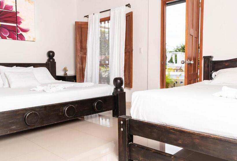 디럭스 트리플 룸, Finca Hotel La Quinta De Torrione