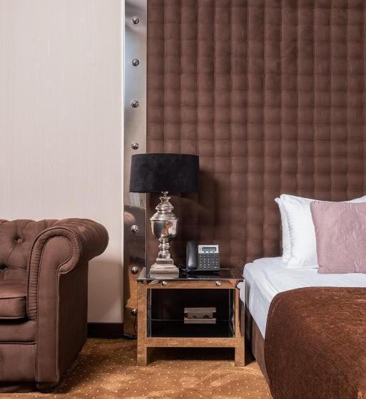 اتاق لوکس با چشم‌انداز دریا, Marine Residence