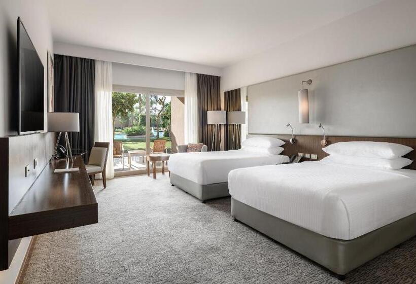 اتاق کلاب, Dusit Thani Lakeview Cairo