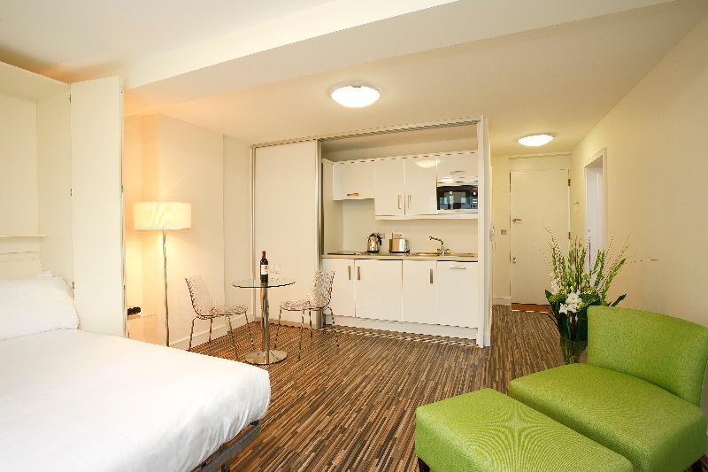 Estudio Estándar, Saco Holborn – Lamb’s Conduit St