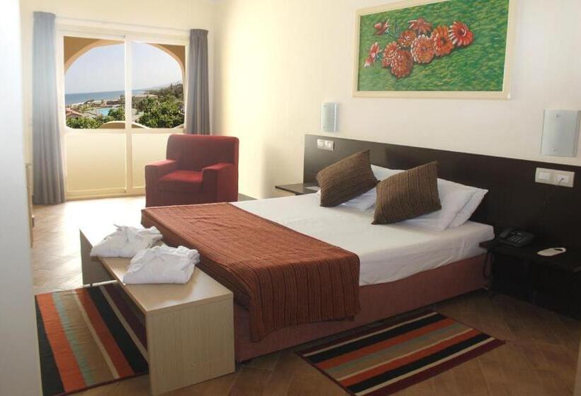 سوئیت با بالکن, Santantao Art Resort