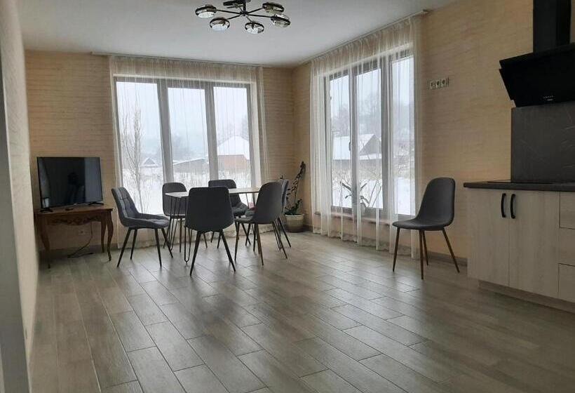 Номер Deluxe, у мирослави