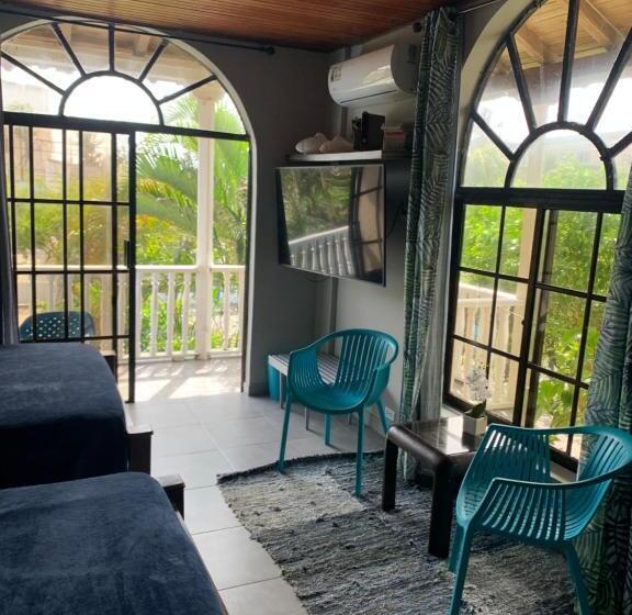 Семейный Номер, Sarah S Place San Andres