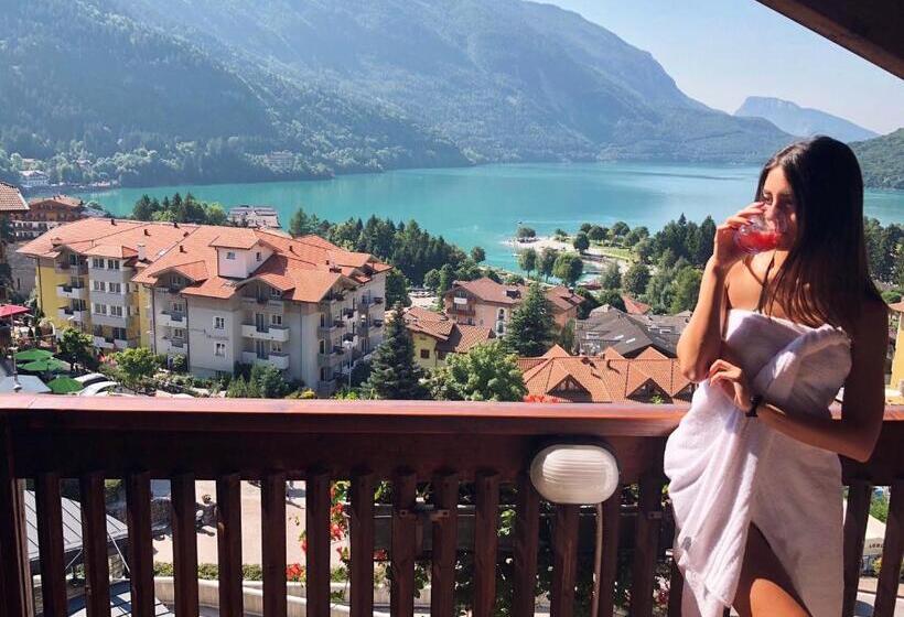 Номер Стандарт Вид на Озеро, Albergo Stella Alpina