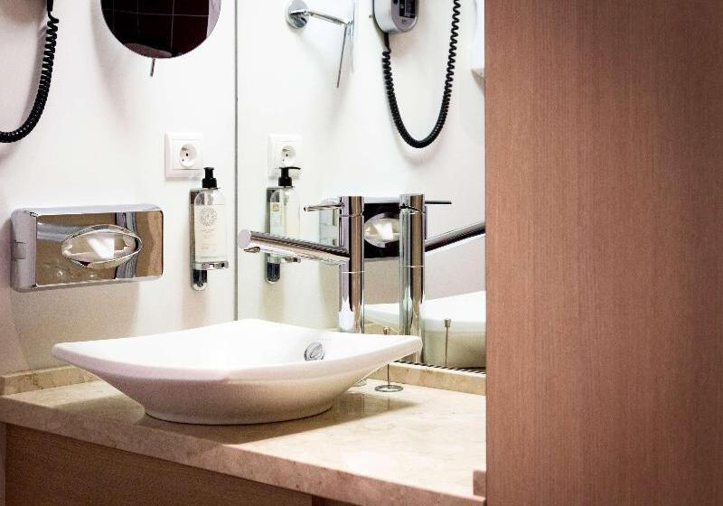Номер Стандартный Кровать Куин, Best Western Plus Hôtel Vannes Centre Ville