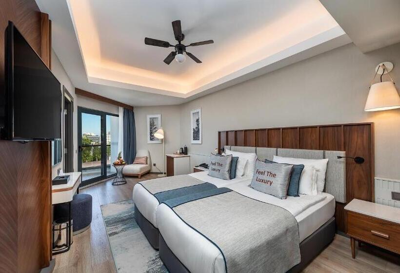 Номер Стандарт Вид на Бассейн, Seaden Quality Resort & Spa Ultra All Inclusive