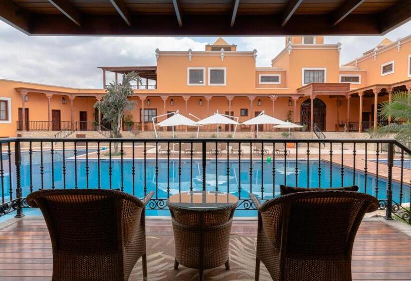 بنجلو قياسى 3 غرف نوم, & Hacienda La Caravedo