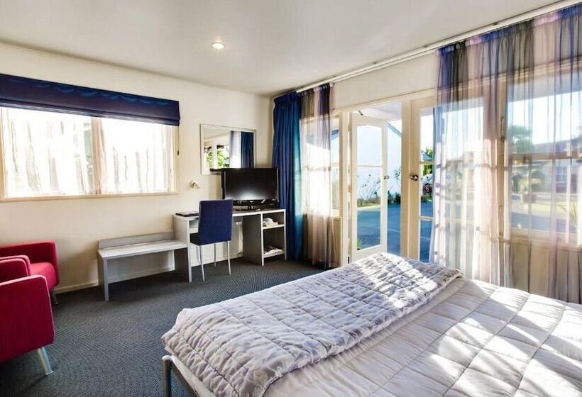 Студио Executive, Asure Colonial Lodge Motel