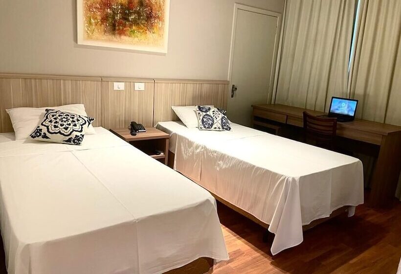 Номер Стандарт, Nacional Inn Porto Alegre   Próximo Ao Araújo Vianna E Ao Complexo Hospitalar Santa Casa