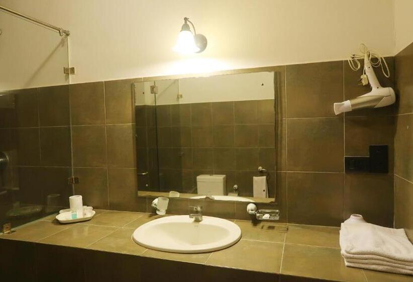 اتاق استاندارد با چشم‌انداز باغ, Palm Garden Village