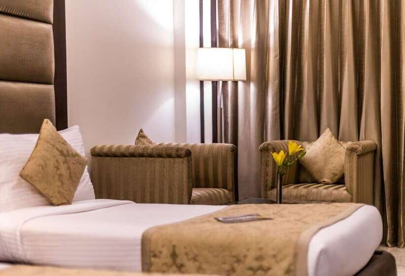 标准间, Shanti Palace Mahipalpur