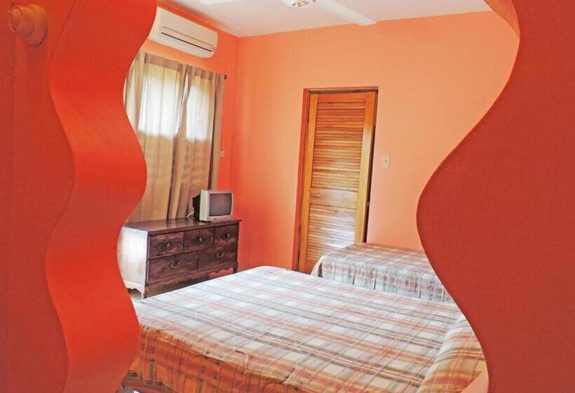 اتاق استاندارد سه نفره, Sunrise Club