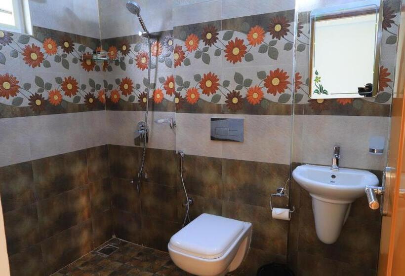Апартаменты 2 Спальни, T Homes Thekkady