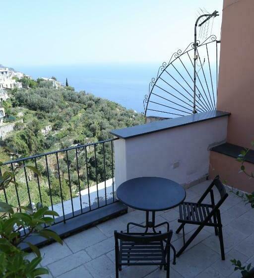 Quarto Estandar Vista Mar com Sacada, Casa Maria Grazia
