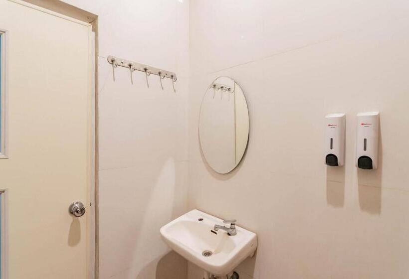 Номер Стандарт, Reddoorz Resort Premium @ Sangkan Hurip Kuningan