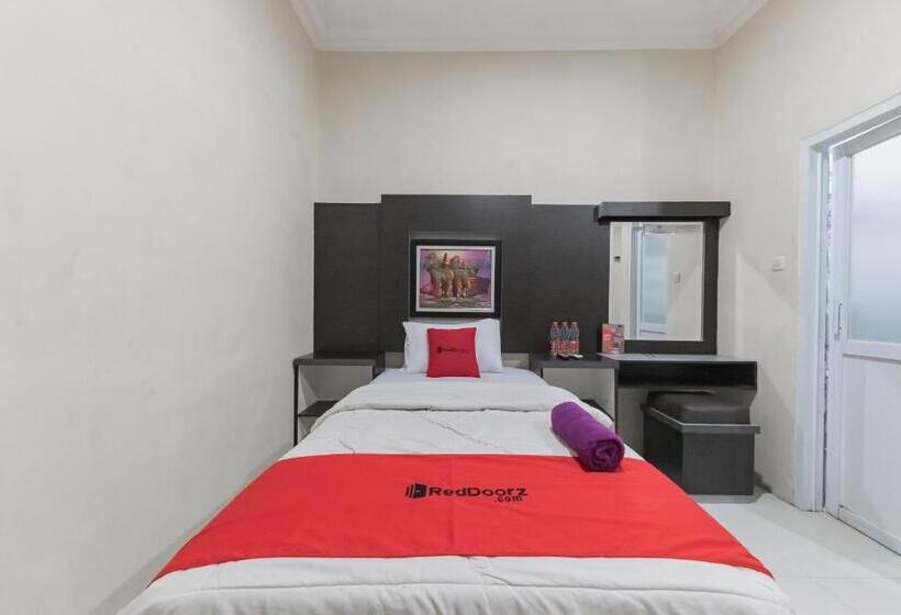Полулюкс, Reddoorz Resort Premium @ Sangkan Hurip Kuningan