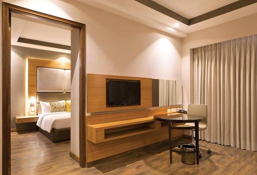 سوییت لوکس, Lemon Tree Hotel, Sector 68, Sohna Road, Gurugram