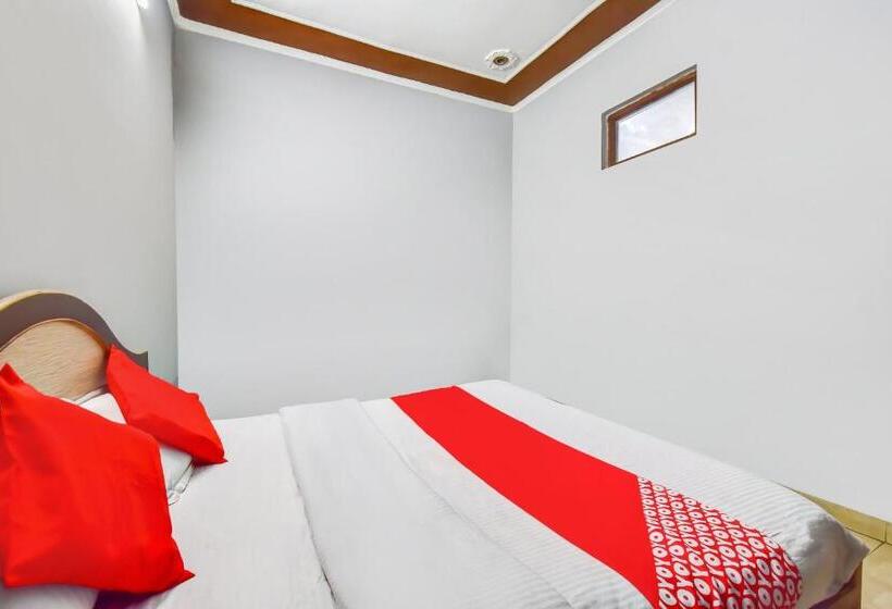 Трехместный Номер Классика, Oyo 77868  Taj