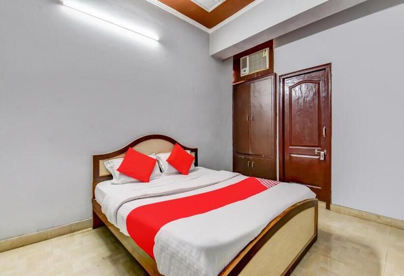Трехместный Номер Классика, Oyo 77868  Taj