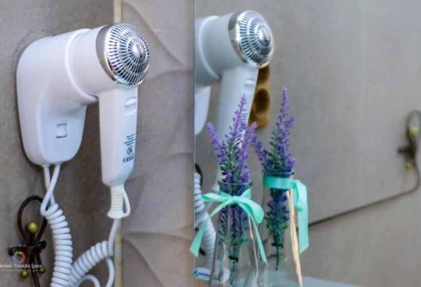 اتاق لوکس, Caprice Deluxe Accomodation
