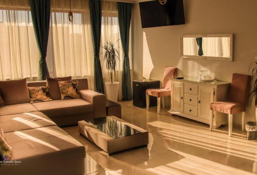 سوییت لوکس, Caprice Deluxe Accomodation