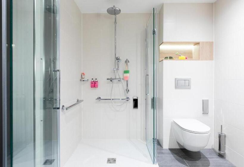 Семейный Номер, Moxy Dresden Neustadt