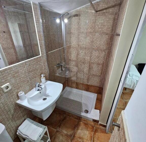 Номер Стандарт Трехместный, Hostal Jp Y Estudios