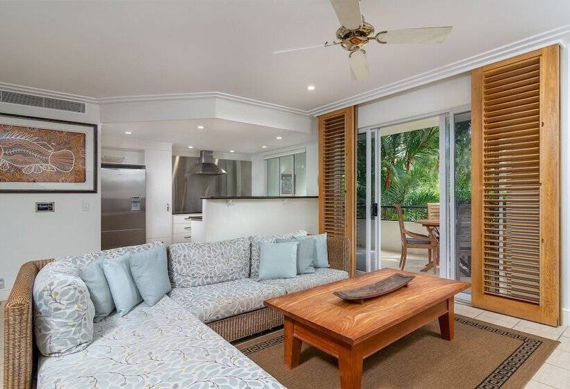 Апартаменты 3 Спальни, Mandalay Luxury Beachfront Apartments