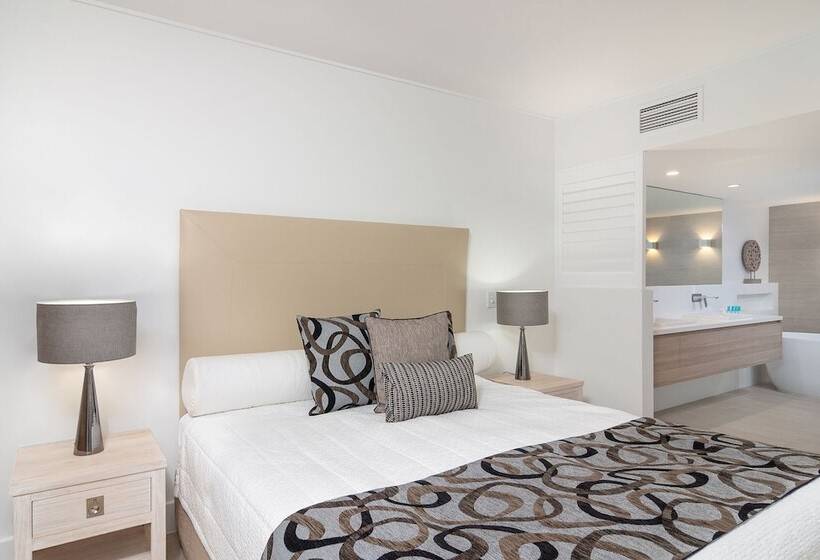 Апартаменты Ejecutiva 3 Спальни, Mandalay Luxury Beachfront Apartments