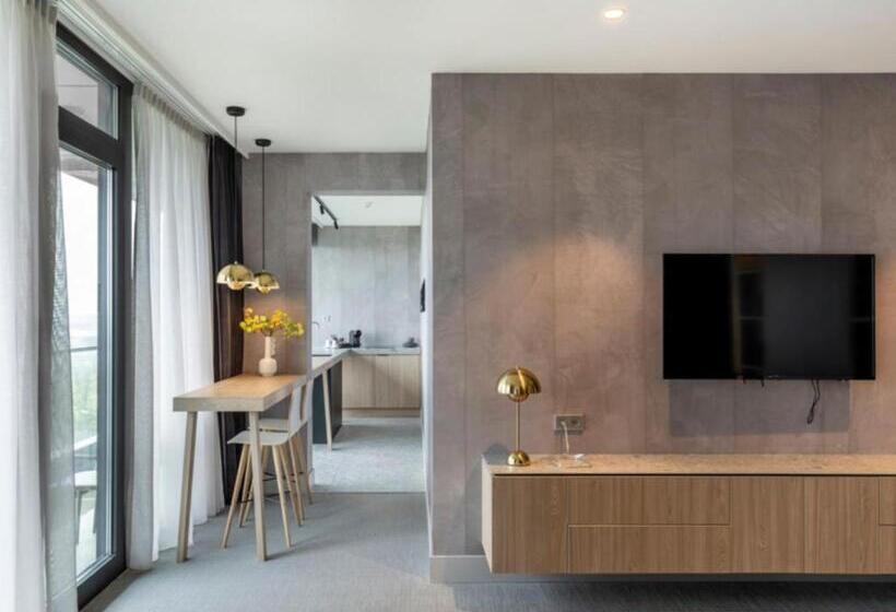 Люкс Кровать Кинг, Van Der Valk Hotel Deventer