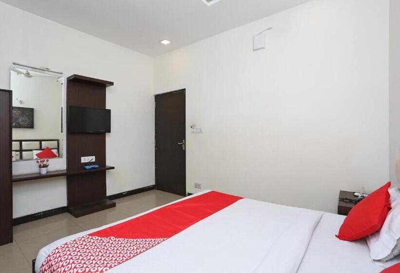 اتاق کلاسیک سه تخته, Oyo 2660  Radhe Inn
