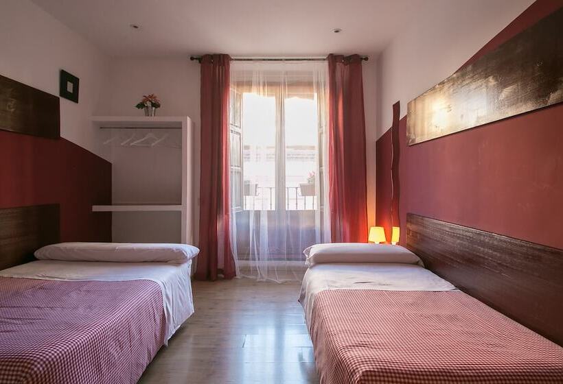 اتاق استاندارد با سرویس بهداشتی مشترک, Hostal La  Casa  De La  Plaza