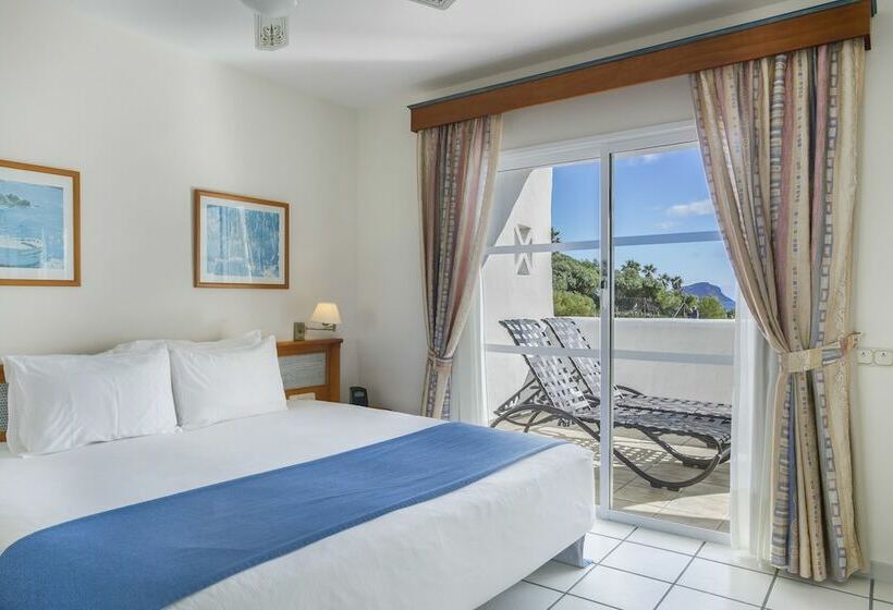 Семейные Апартаменты 3 Спальни, Santa Barbara Golf and Ocean Club