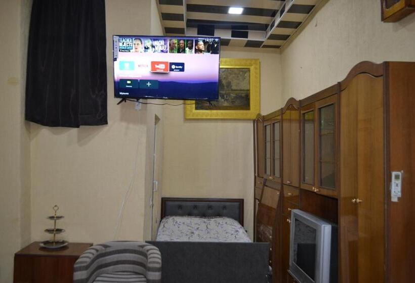 اتاق خانوادگی, Hostel Nabi Bobo
