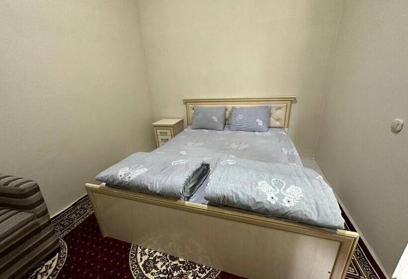 اتاق راحتی سه تخته, Hostel Nabi Bobo