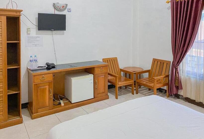 Номер Superior Кровать Кинг, Nascar Family Hotel Palangkaraya Redpartner