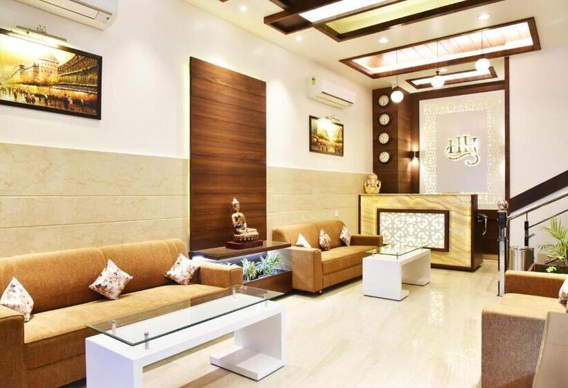 Номер Economy, Hollywood Heights Near Railway Station