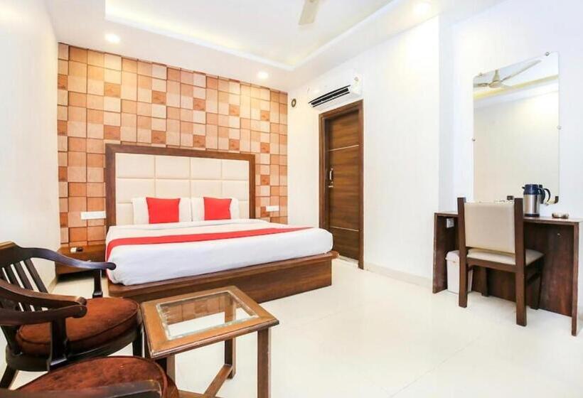 Номер Economy, Hollywood Heights Near Railway Station