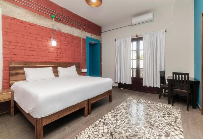 سوییت جونیور با بالکن, Meson Del Barrio