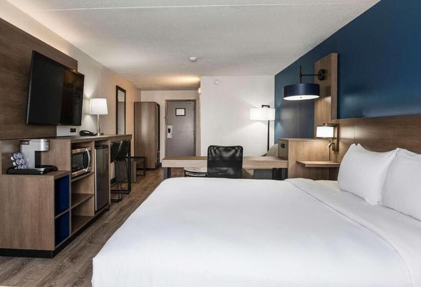 キングサイズベッドのスタンダードルーム, Comfort Suites Kingston Central