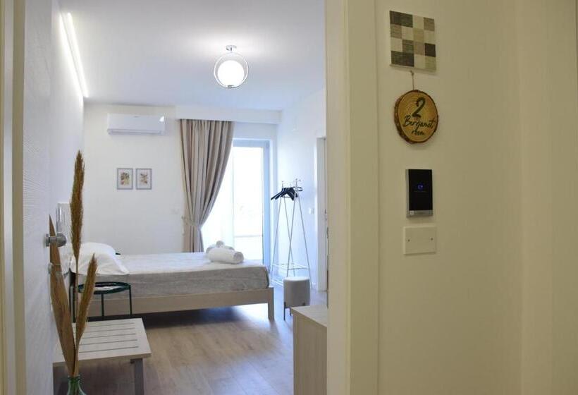 Трехместный Номер Стандарт с Балконом, Accòmodati B&b