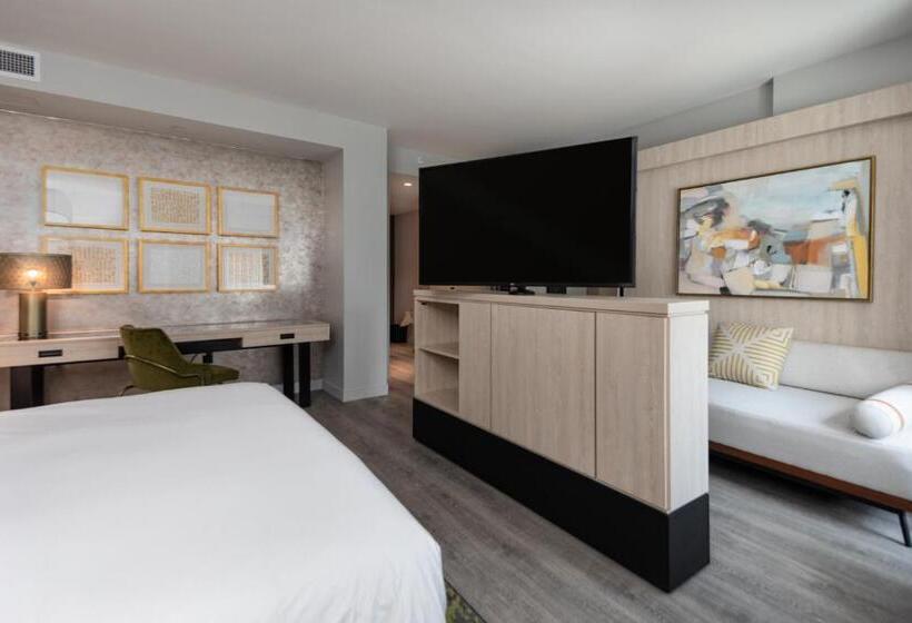 Люкс Кровать Кинг, Hyatt Centric Charlotte Southpark
