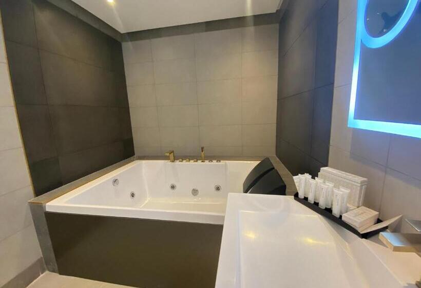Executive Suite, Velar Inn