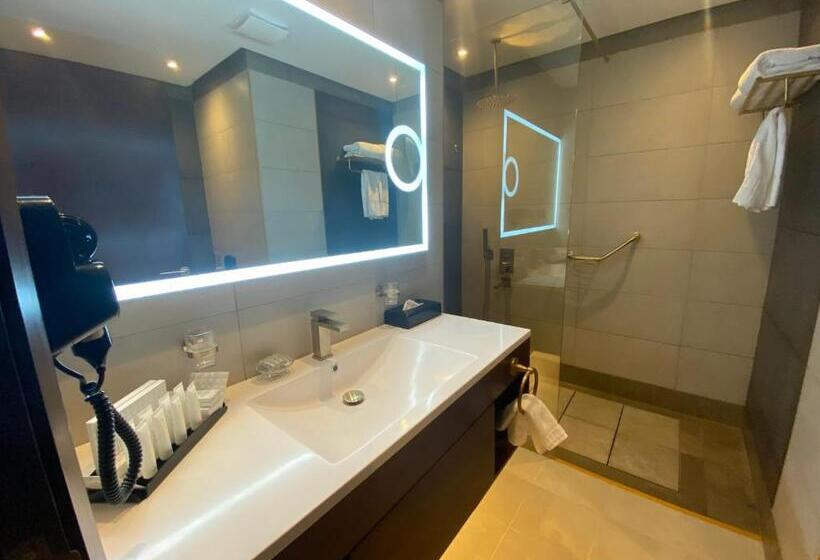 Superior Suite, Velar Inn