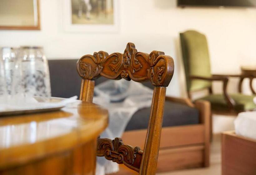 غرفة عائلية, Weisses Rössl