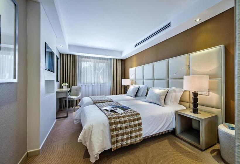 Апартаменты 2 Спальни, Four Seasons Country Club