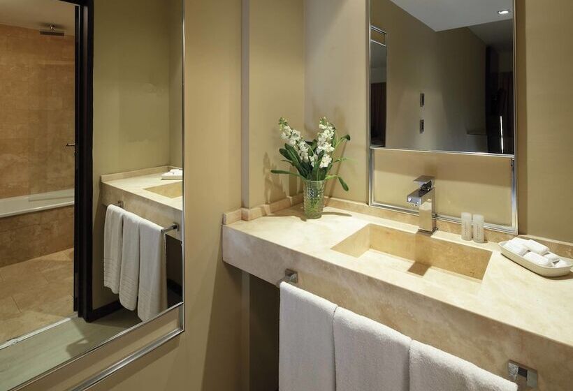 اتاق استاندارد سه نفره, Htl City Baires