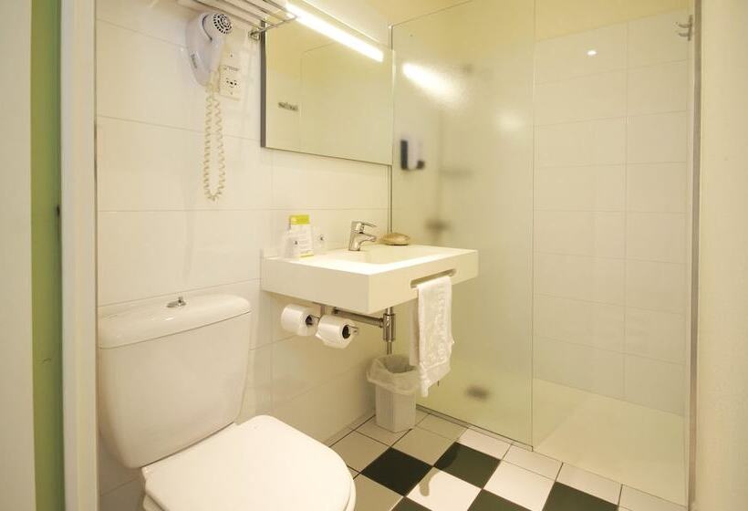 Номер Стандарт, Hôtel Grand Confort Le Moulin Rouge