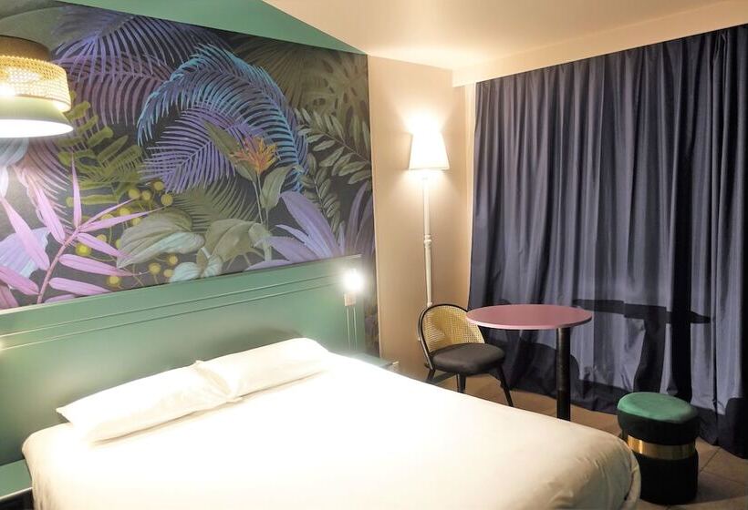Номер Стандарт, Hôtel Grand Confort Le Moulin Rouge
